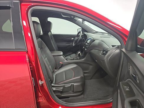 Used 2023 Chevrolet Equinox RS w/ RS Leather Package FWD image 9