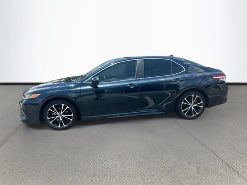 Used 2020 Toyota Camry SE FWD image 4