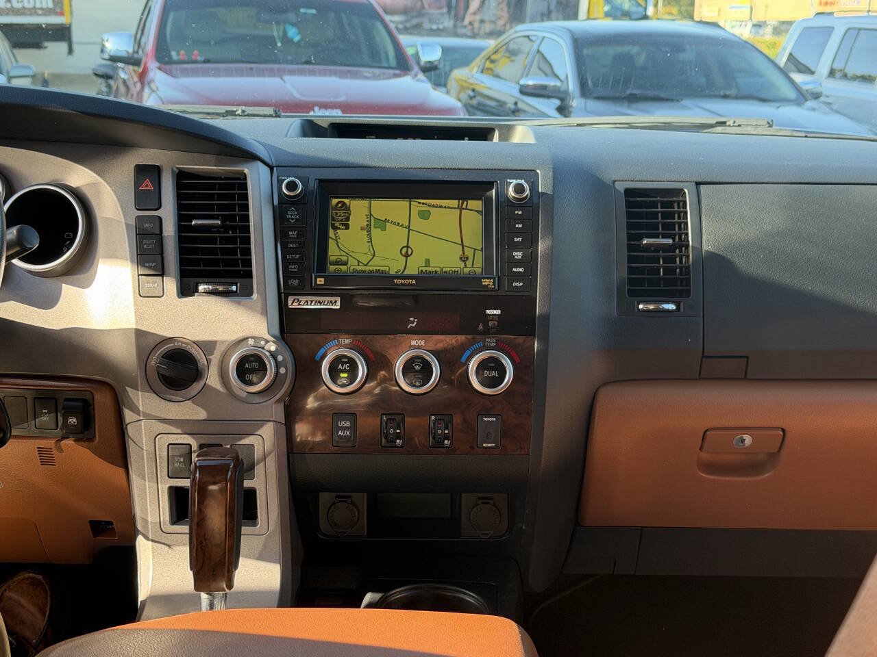 Used 2012 Toyota Tundra Limited w/ Platinum Pkg AWD/4WD image 15