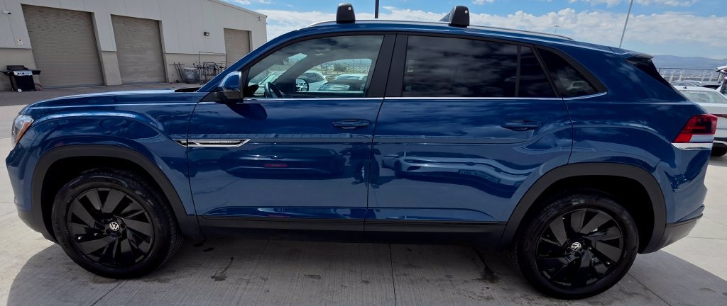 Certified 2026 Volkswagen Atlas Cross Sport SE FWD image 6
