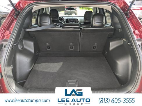 Used 2019 Jeep Cherokee Latitude Plus image 12