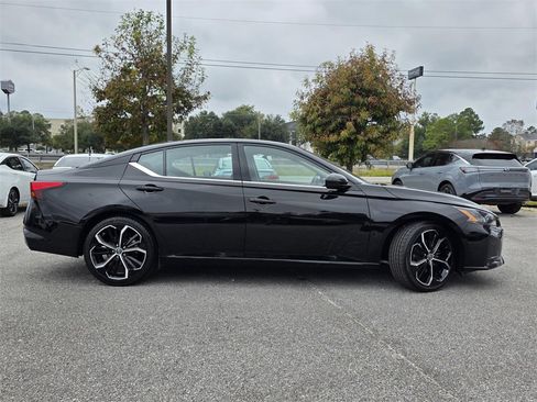 Used 2023 Nissan Altima 2.5 SR image 31