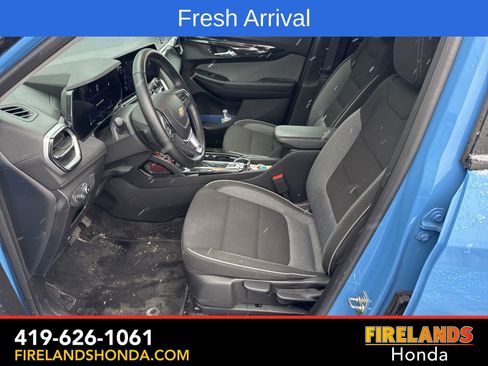 Used 2024 Chevrolet TrailBlazer LT w/ LT Cold Weather Package image 16