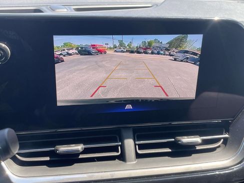 Used 2025 Chevrolet Trax RS w/ Driver Confidence Package image 16