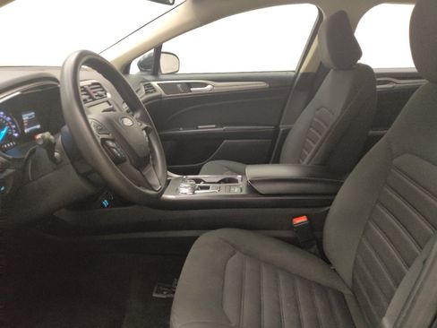 Used 2020 Ford Fusion SE FWD image 17
