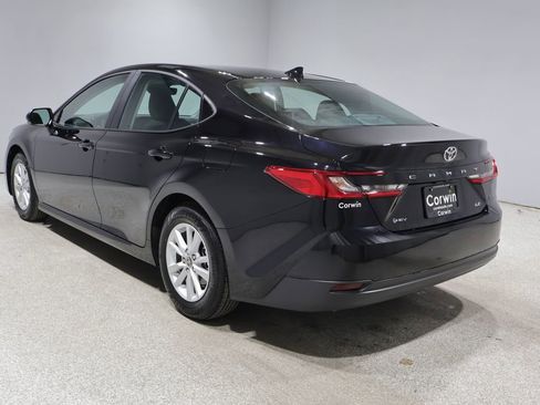 Used 2025 Toyota Camry LE w/ Convenience Package FWD image 6