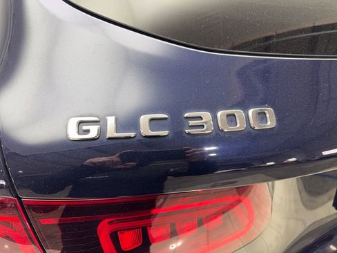 Used 2022 Mercedes-Benz GLC 300 4MATIC w/ Premium Package Lite image 23