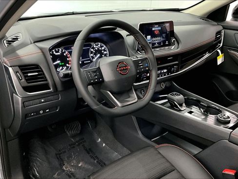 New 2026 Nissan Rogue SV AWD/4WD image 19