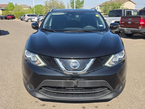 Used 2019 Nissan Rogue Sport SV FWD image 2