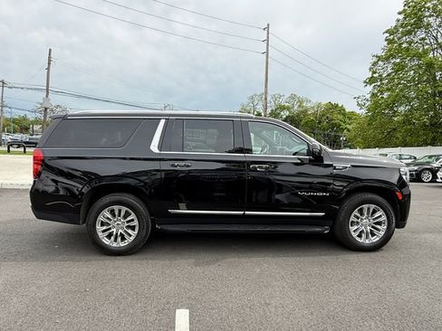 Used 2024 GMC Yukon XL SLT w/ SLT Premium Package AWD/4WD image 6