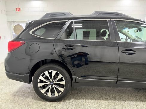Used 2017 Subaru Outback 2.5i Limited AWD/4WD image 8