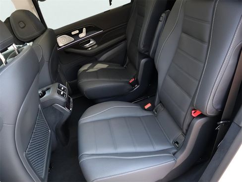 New 2026 Mercedes-Benz GLS 450 4MATIC image 25