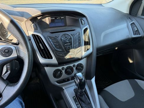 Used 2012 Ford Focus SE image 9
