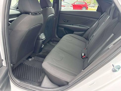 Certified 2025 Hyundai Elantra Sport FWD image 11
