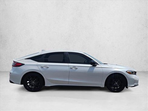 Used 2025 Honda Civic Sport image 4
