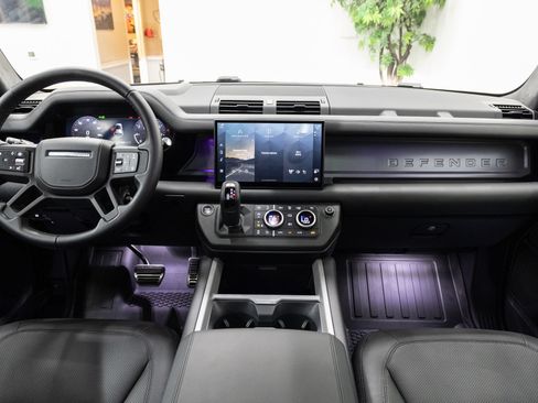 Used 2025 Land Rover Defender 110 X AWD/4WD image 5