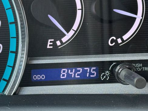 Used 2011 Toyota Venza AWD w/ Comfort Pkg image 16