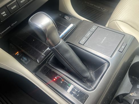 Used 2022 Lexus GX 460 Luxury w/ Accessory Package AWD/4WD image 25