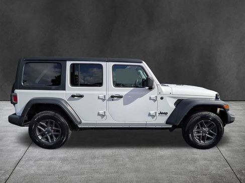 Used 2024 Jeep Wrangler Unlimited Sport AWD/4WD image 4