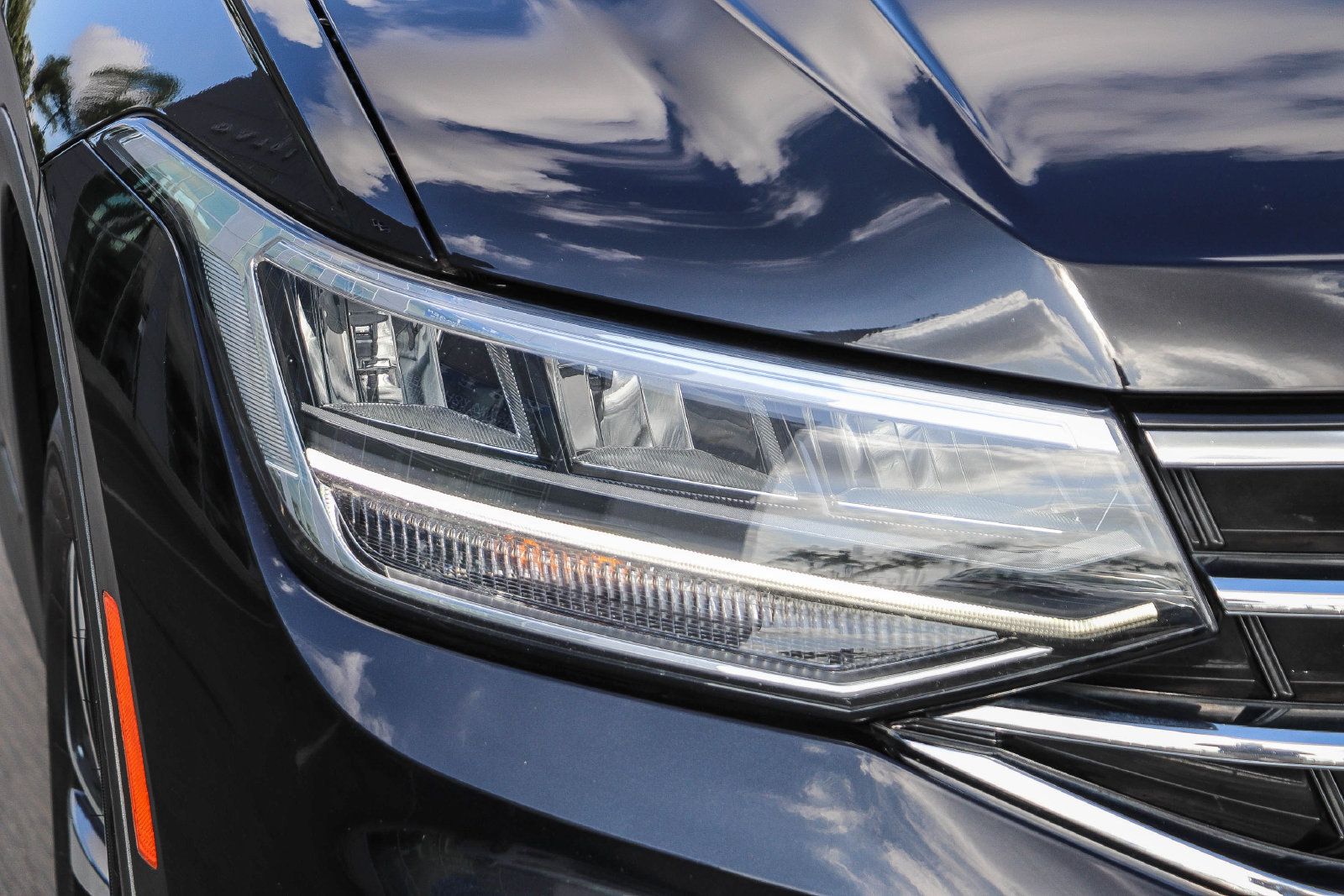 Used 2022 Volkswagen Tiguan S FWD image 4