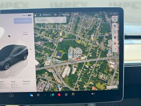 Used 2024 Tesla Model Y Long Range AWD/4WD image 11