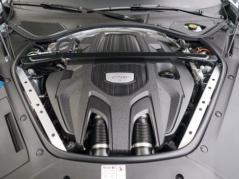 Used 2018 Porsche Panamera 4S image 35