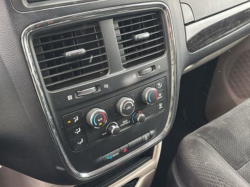 Used 2016 Dodge Grand Caravan SE w/ Quick Order Package 29E SE image 20