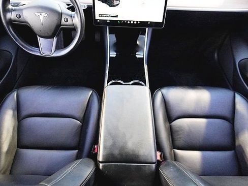 Used 2019 Tesla Model 3 Mid Range RWD image 31