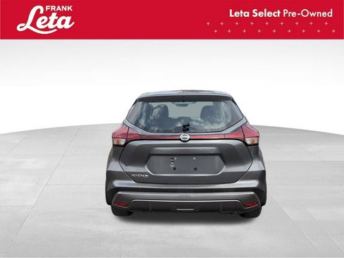 Used 2021 Nissan Kicks S image 5