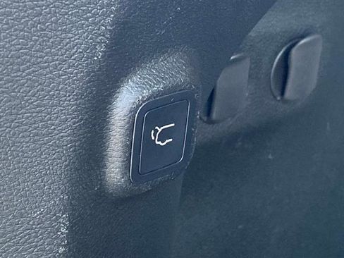 Used 2023 Jeep Cherokee Altitude Lux image 12