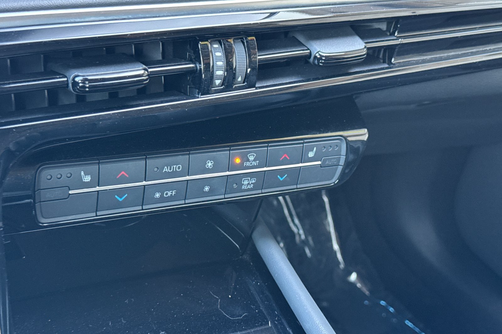 Certified 2021 Toyota Mirai w/ Advanced Technology Package RWD image 25