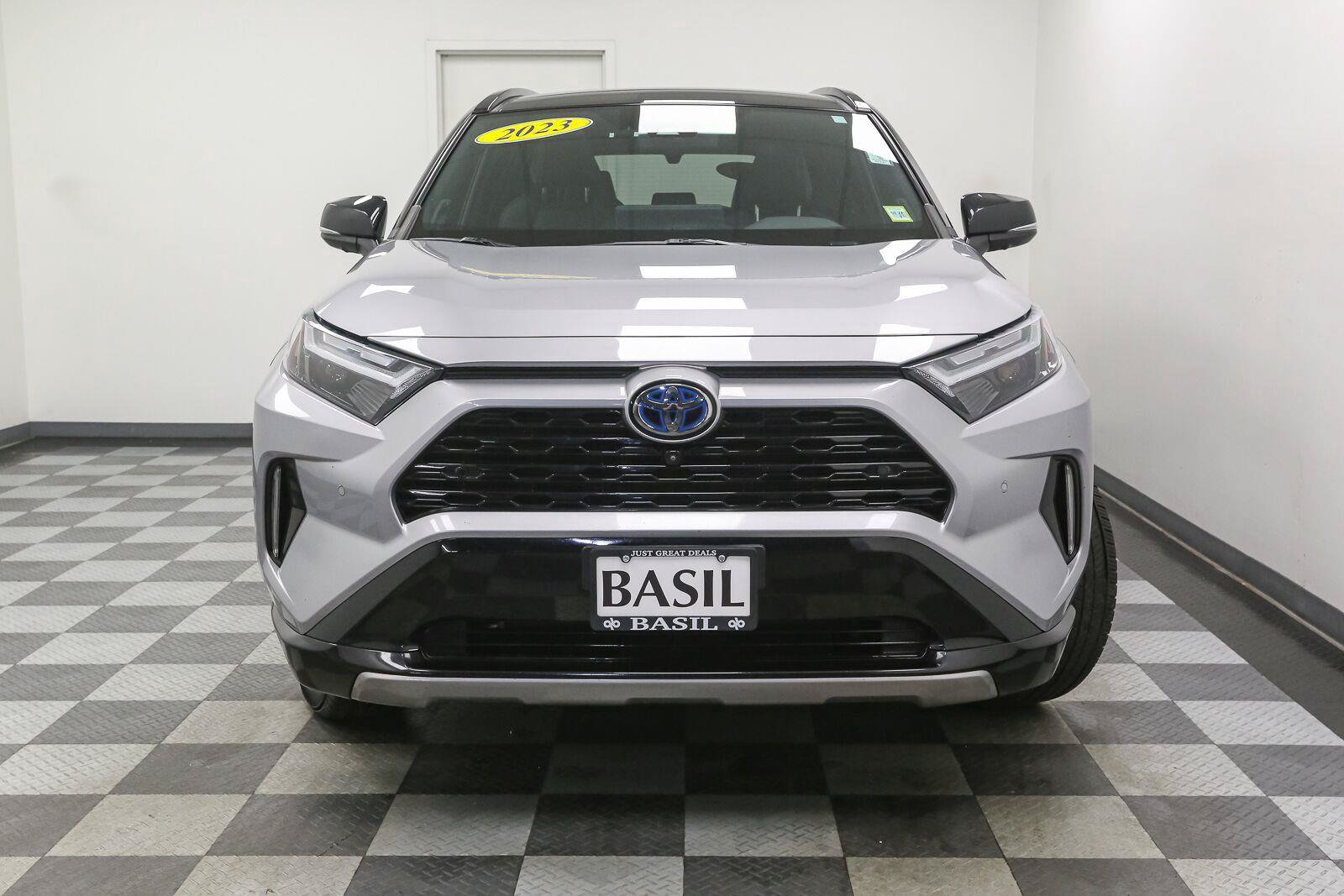 Used 2023 Toyota RAV4 XSE AWD/4WD image 3