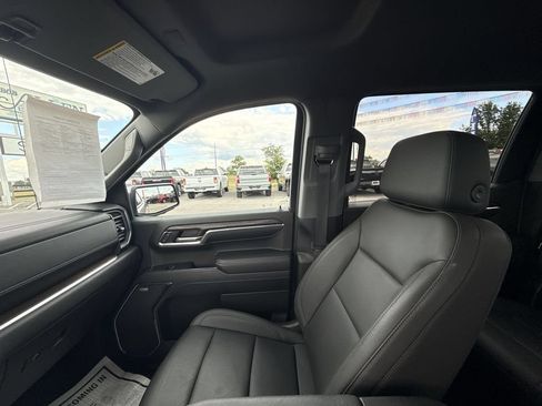 Used 2024 GMC Sierra 1500 SLT w/ SLT Premium Plus Package AWD/4WD image 31