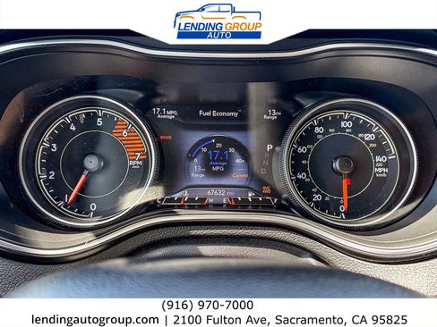 Used 2019 Jeep Cherokee Trailhawk AWD/4WD image 22