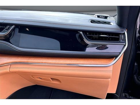 Certified 2024 Jeep Grand Cherokee L Summit AWD/4WD image 19