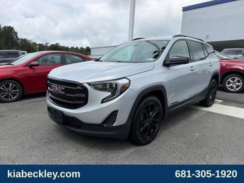 Used 2021 GMC Terrain SLE w/ Driver Convenience Package AWD/4WD image 2