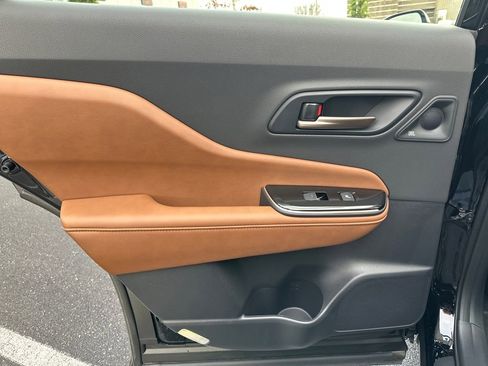 Used 2025 Toyota Crown Signia Limited image 13