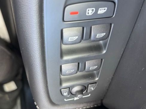 Used 2023 Volvo XC60 B6 Ultimate w/ Climate Package image 12