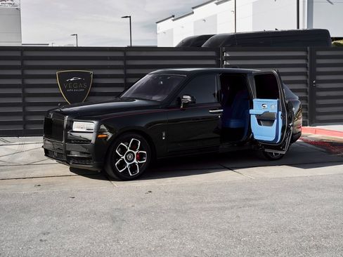 Used 2021 Rolls-Royce Cullinan Black Badge image 16