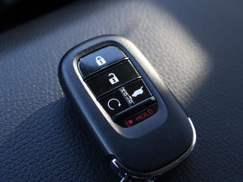 Certified 2025 Honda Pilot Touring image 15