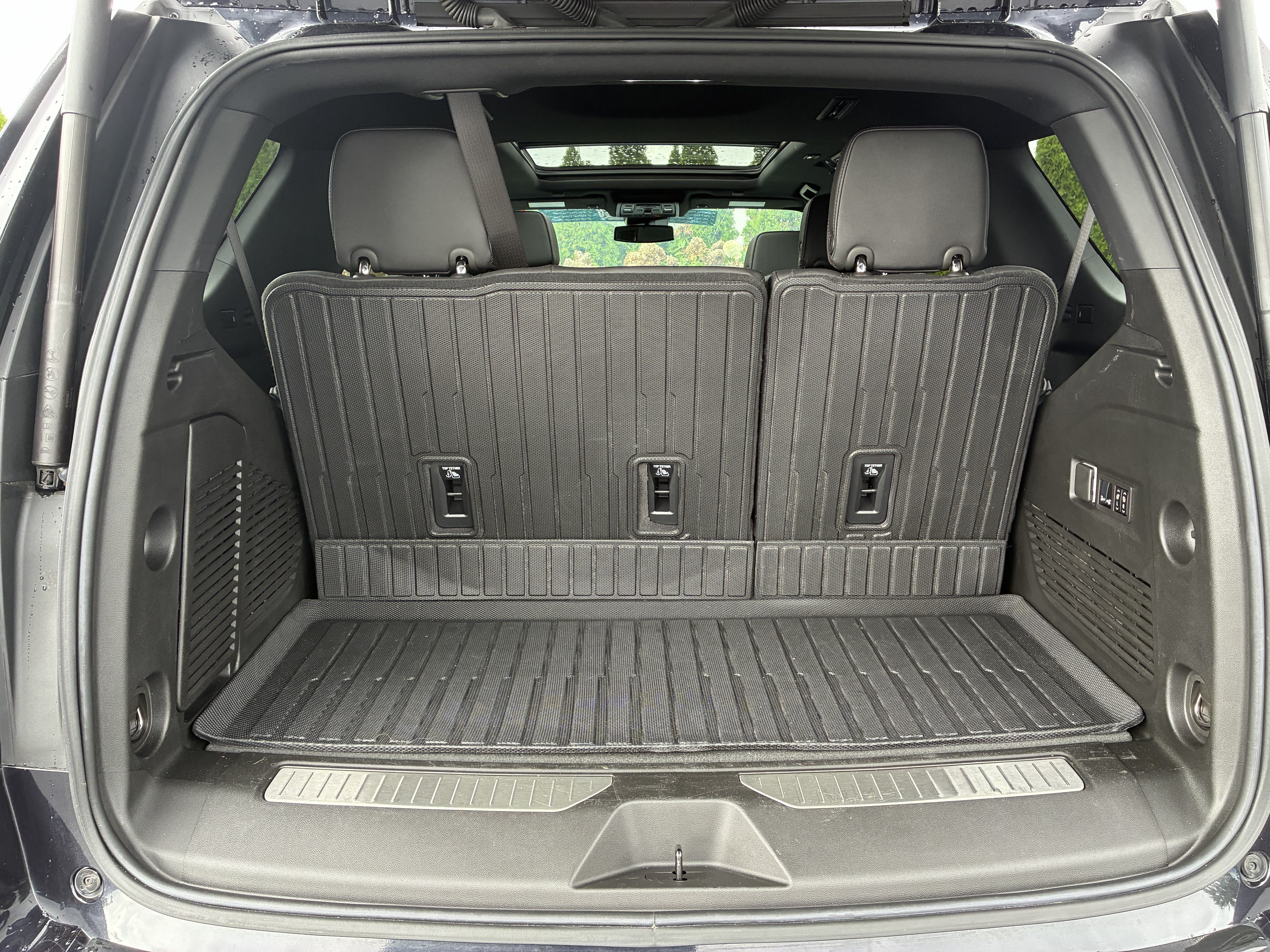 Used 2024 Chevrolet Tahoe RST w/ Luxury Package RWD image 12