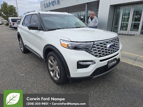 Used 2020 Ford Explorer Platinum w/ Premium Technology Package AWD/4WD image 2