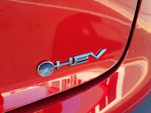 Used 2025 Toyota Prius XLE image 7