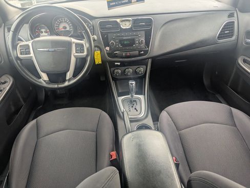 Used 2014 Chrysler 200 Touring image 11