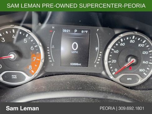 Used 2015 Jeep Renegade Latitude FWD image 8