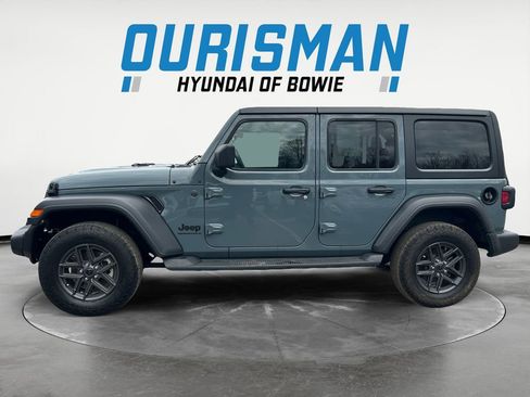 Used 2024 Jeep Wrangler Sport S image 3