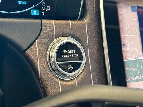 Used 2025 Mercedes-Benz E 350 4MATIC Sedan image 41