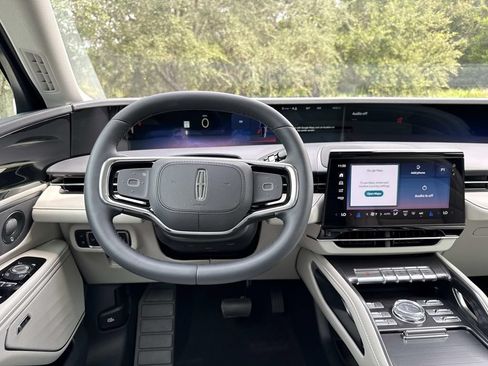New 2026 Lincoln Nautilus Reserve AWD/4WD image 17