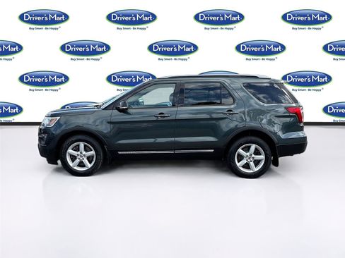 Used 2016 Ford Explorer XLT w/ Equipment Group 202A image 4