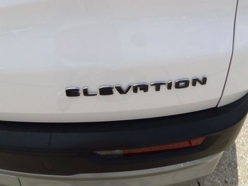 Used 2025 GMC Acadia Elevation FWD image 11